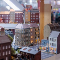 Ein Modellbau einer modernen Stadt.