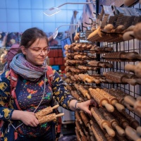 Kauf von kreativen Zubehör auf der Hobbymesse